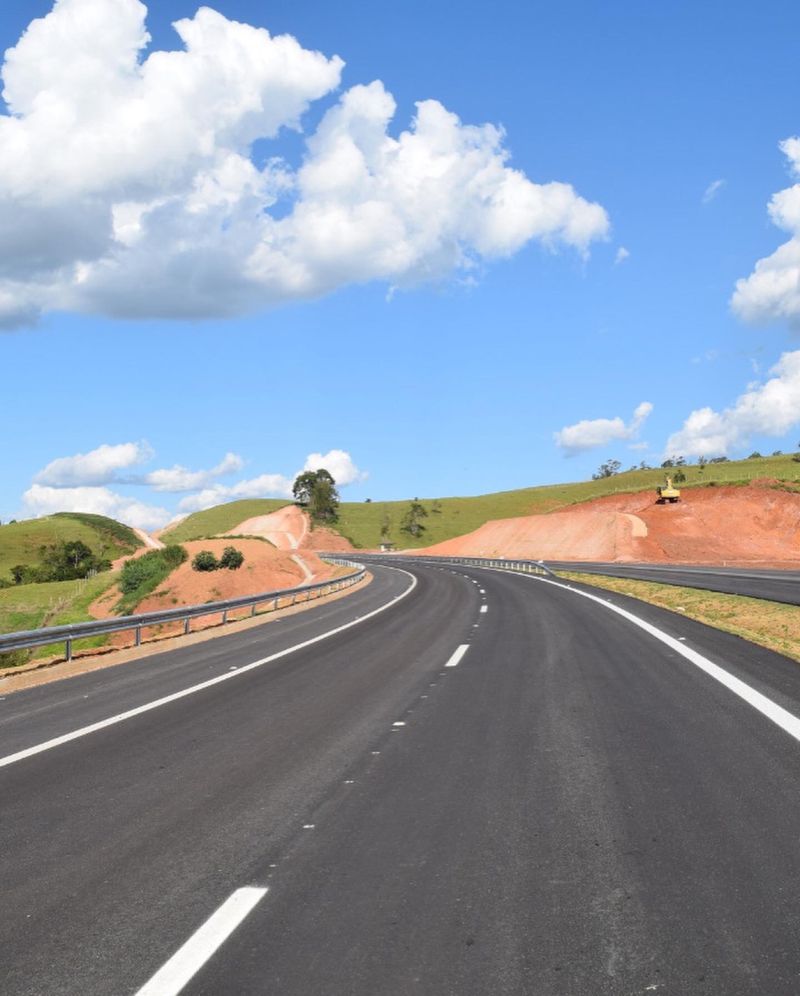 obra que contribui para o avanço na infraestrutura rodoviária da cidade de Itatiba e região